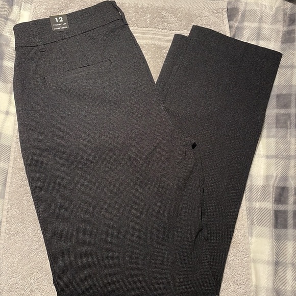 12 Petite straight leg reitmans dress pants NWT - Picture 1 of 6